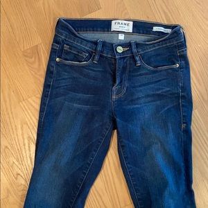 Frame Denim 5 pocket jeans.